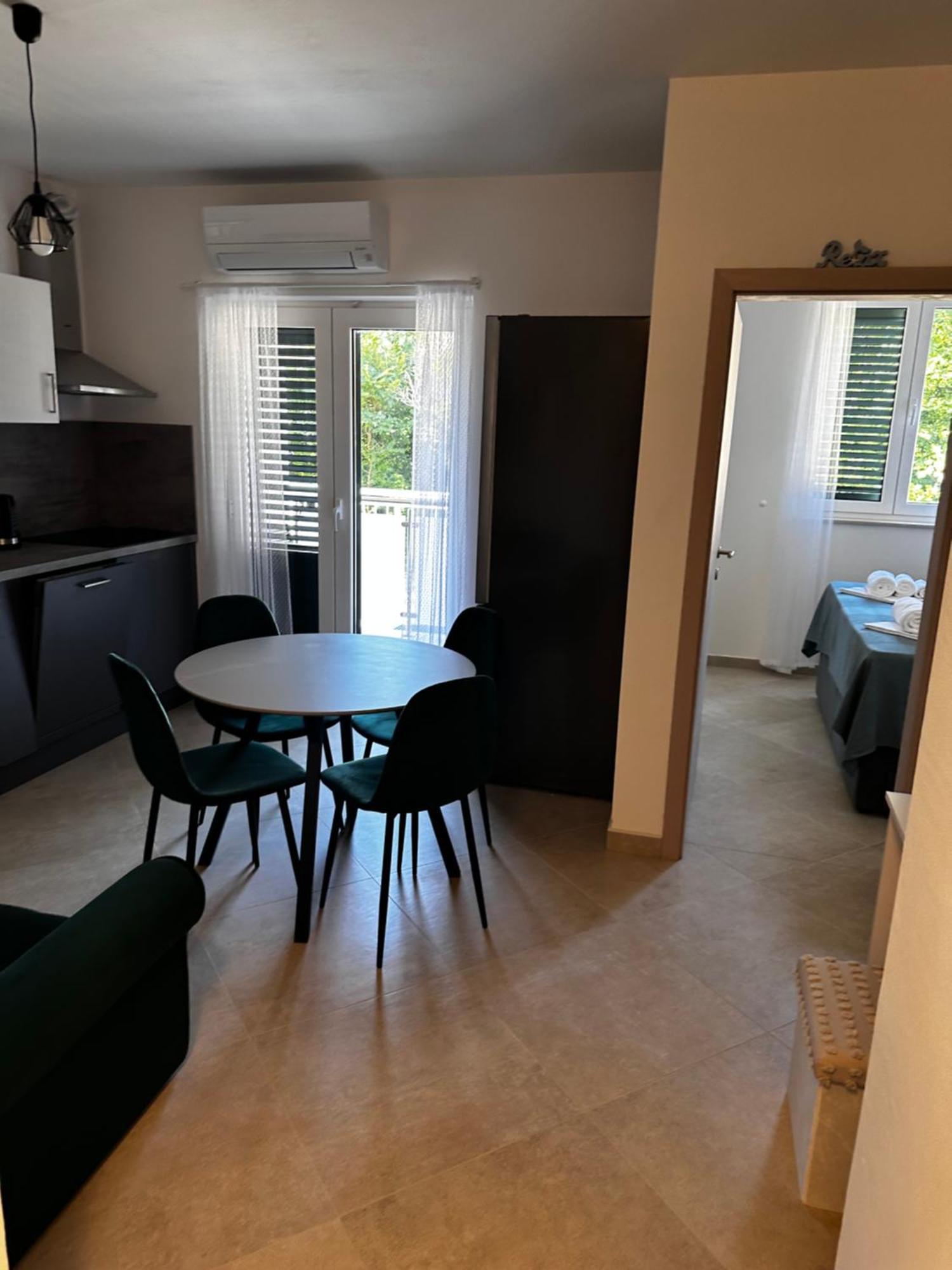 Divine Apartments باشْكا المظهر الخارجي الصورة